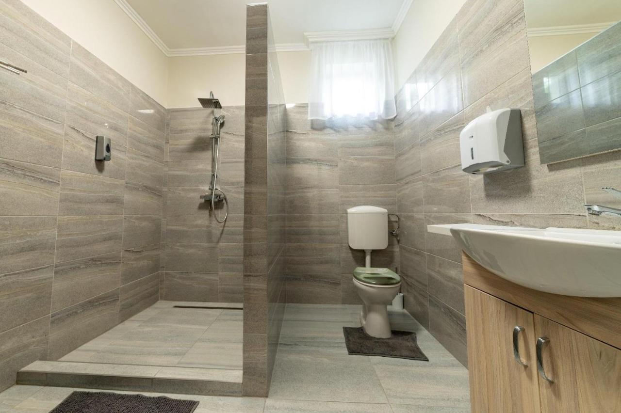 Napsugar & Virag Apartman Tiszafüred Exterior foto
