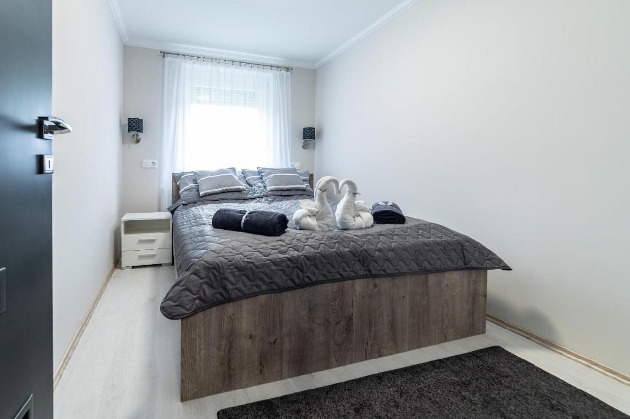 Napsugar & Virag Apartman Tiszafüred Exterior foto