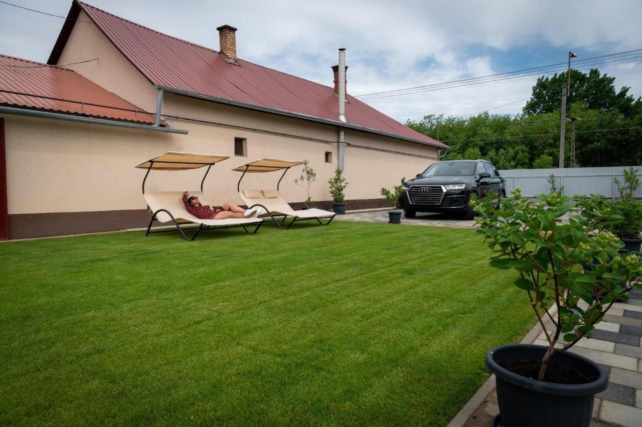 Napsugar & Virag Apartman Tiszafüred Exterior foto